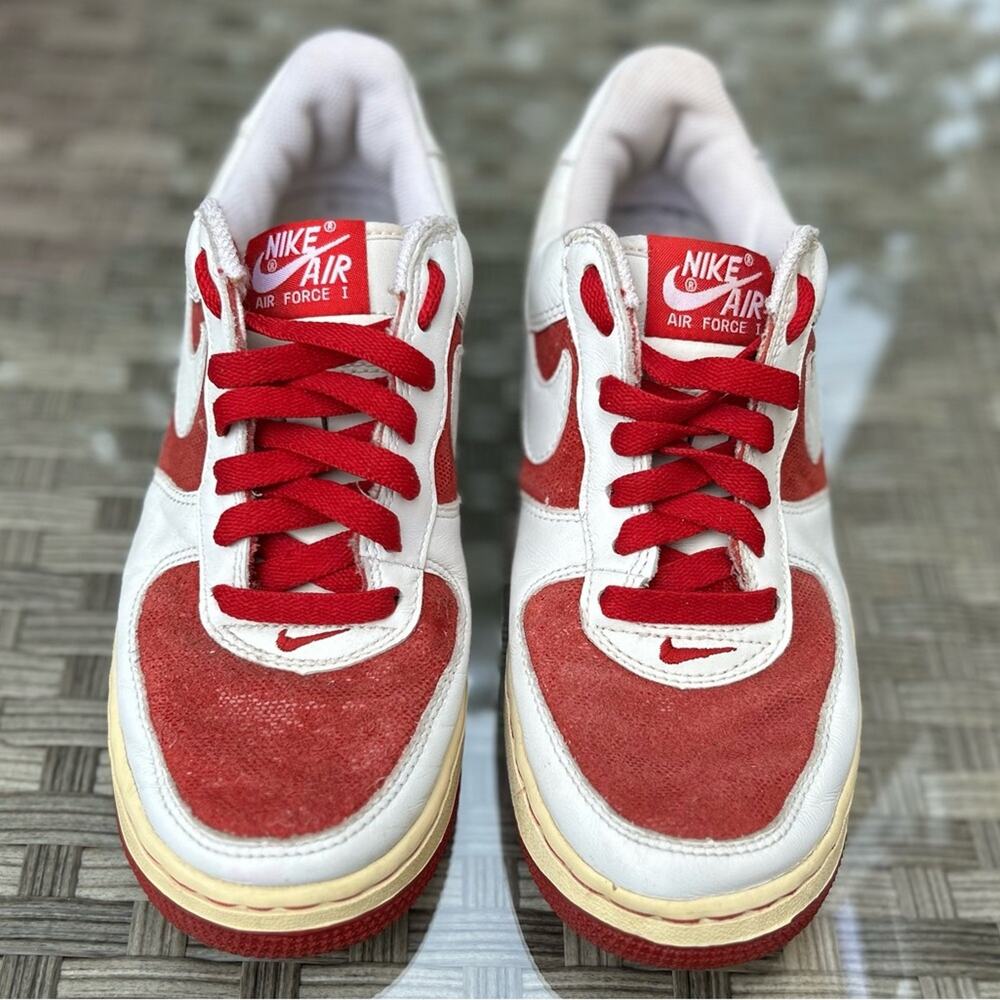 VINTAGE Nike Airforce 1 Low Premium Varsity Red / White Suede Women's 6.5 - Picture 2 of 8